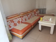 清真寺小区 3 楼 62 平米简装 2 室，带简单家具家电，